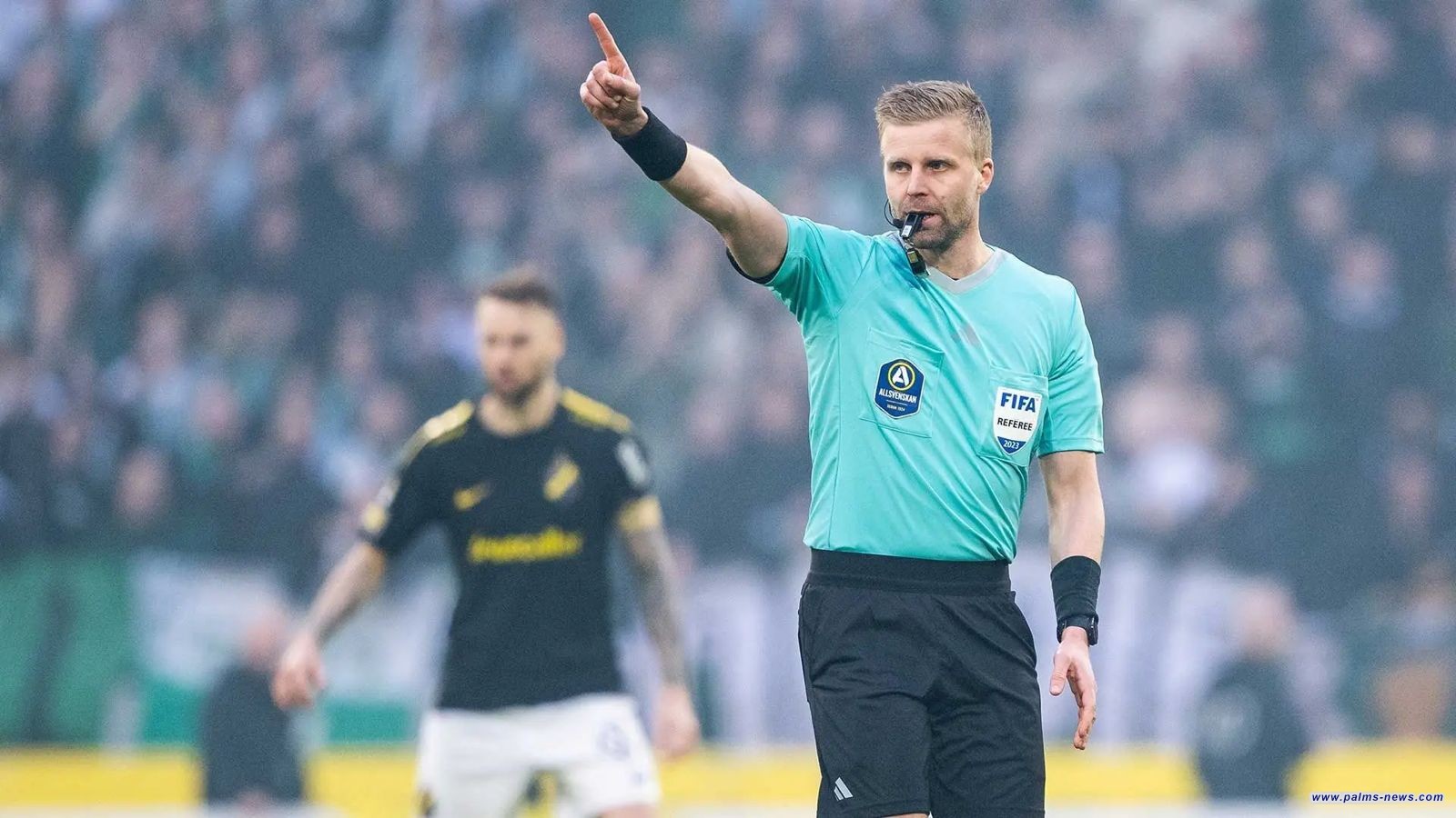 الحكم السويدي نيبيرج يقود مباراة افتتاح كأس العرب بين قطر وفلسطين